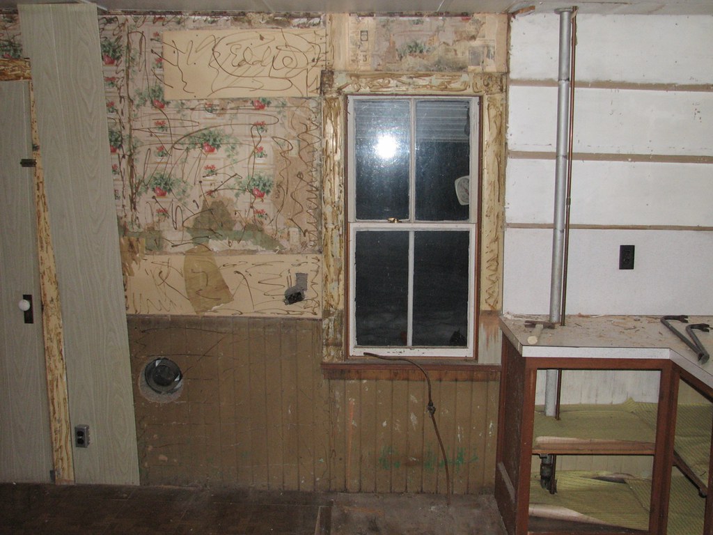 Kitchen cabinet and countertop removal with PNW Demolition in SNohomish County WA